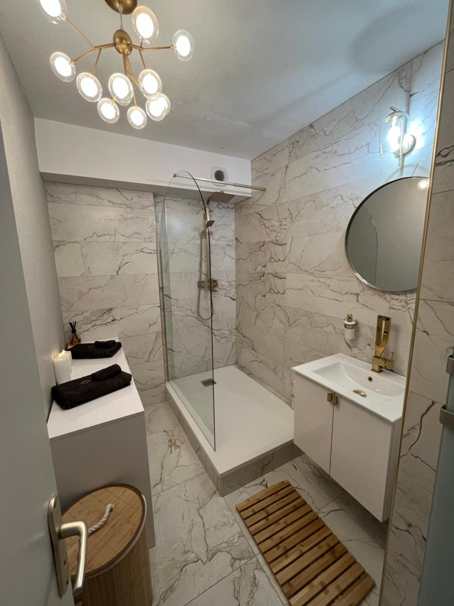« Le Boudoir D'Elodie » Le Spa Romantique Saint-Léonard Kültér fotó