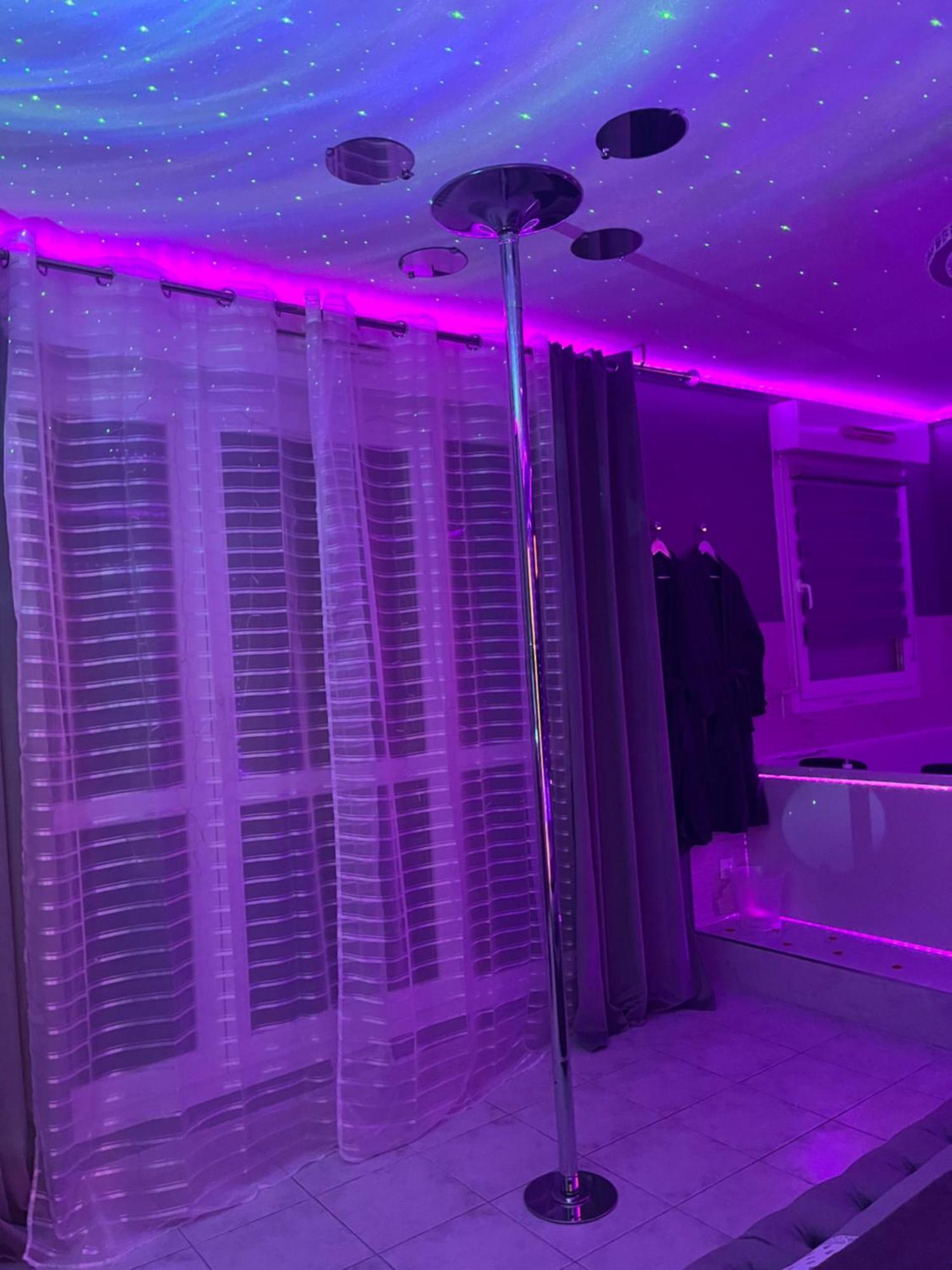 « Le Boudoir D'Elodie » Le Spa Romantique Saint-Léonard Kültér fotó