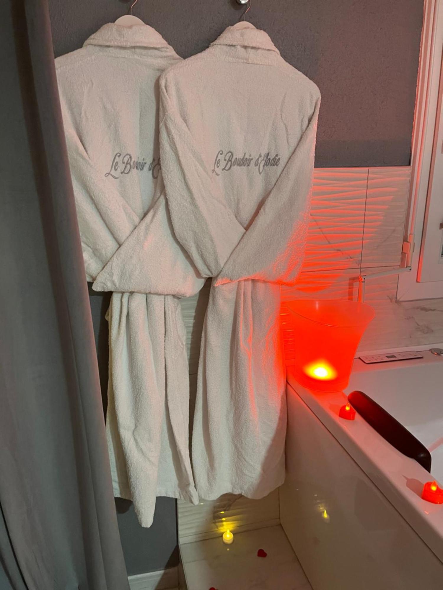 « Le Boudoir D'Elodie » Le Spa Romantique Saint-Léonard Kültér fotó